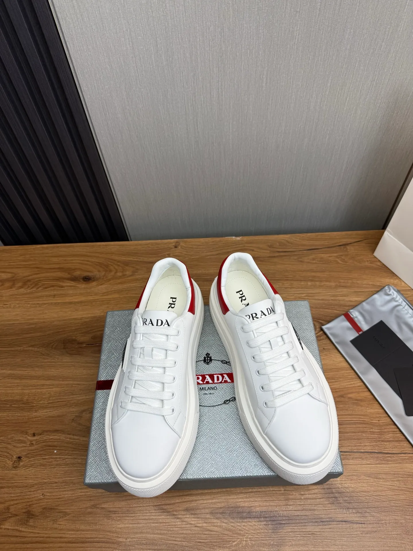 Men's shoes 💰560💰 [PRADA] Men's shoes are popular in the counter, official website is synchronized, 1 high-quality shipment ✔️Original cowhide upper + cowhide lining, 1🆚1 replica, original sole, 38-45 (45 customized, non-refundable)